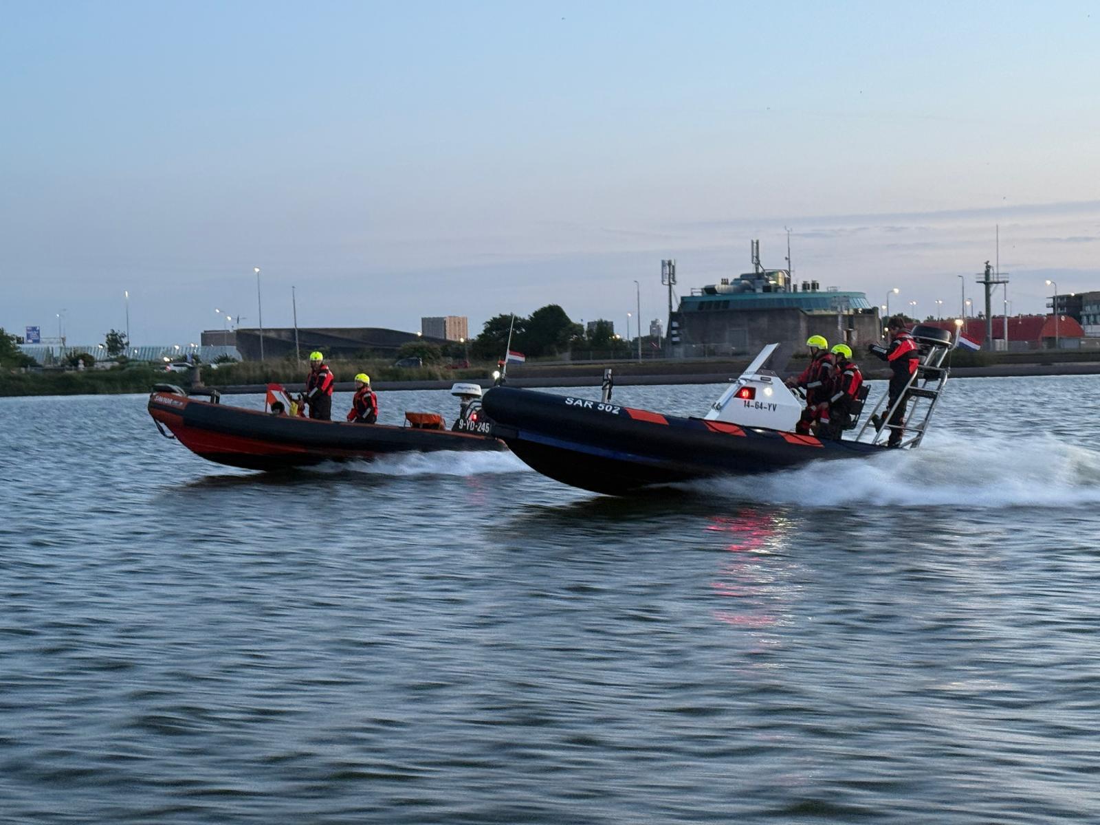 Reddingsboot op het water